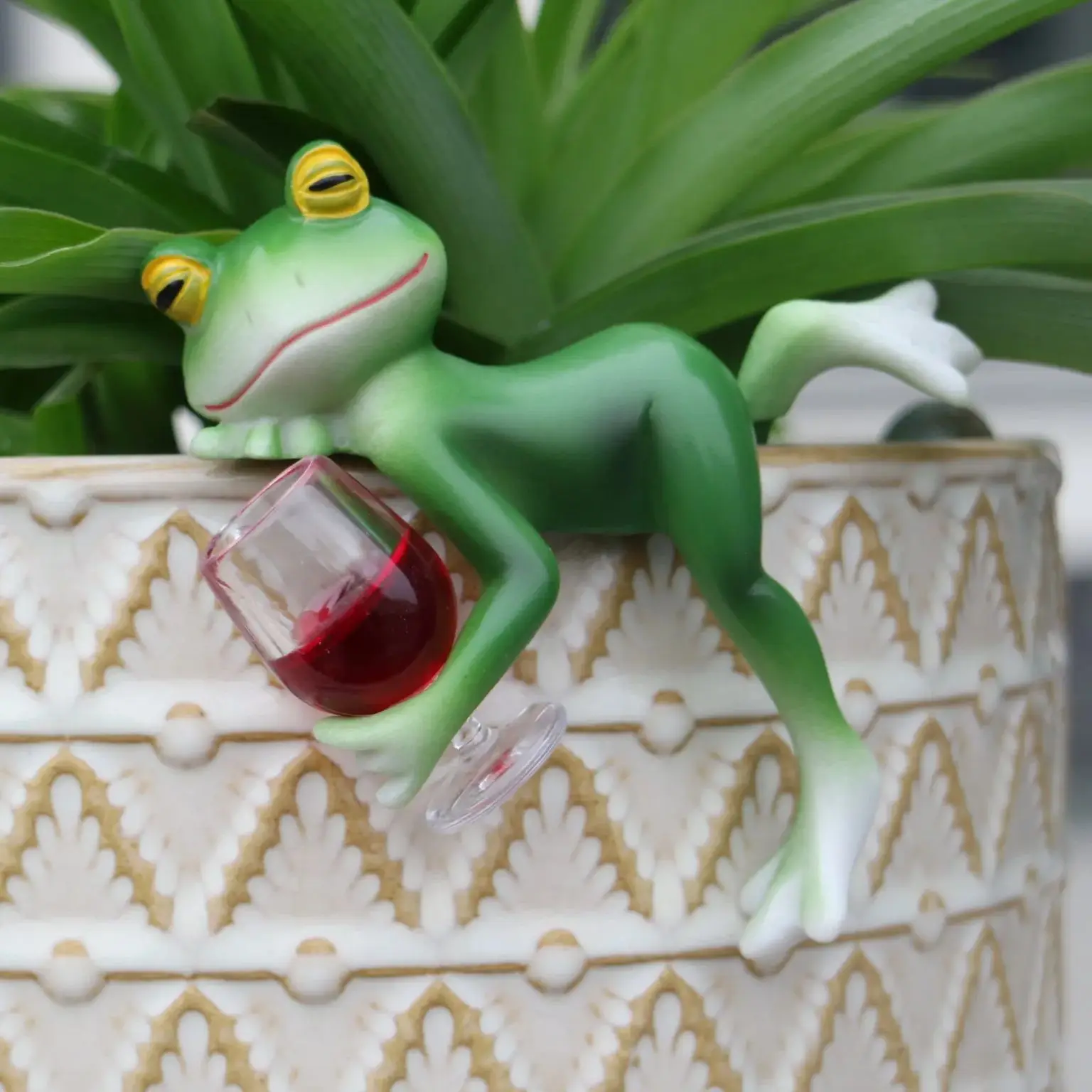 Contemporary Resin Frog Plante - Plant Parents 评论和价格